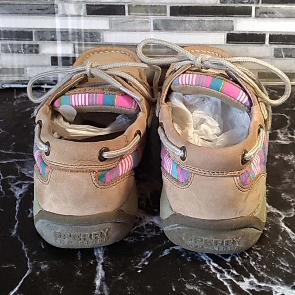 Girls 4.5 Sperry dock preppy shoes
